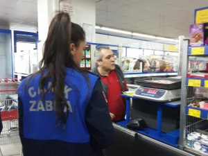 Canik zabıtasından market denetimi