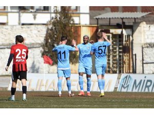 Manisa FK, hazırlık maçında Turgutluspor’u 3-2 mağlup etti