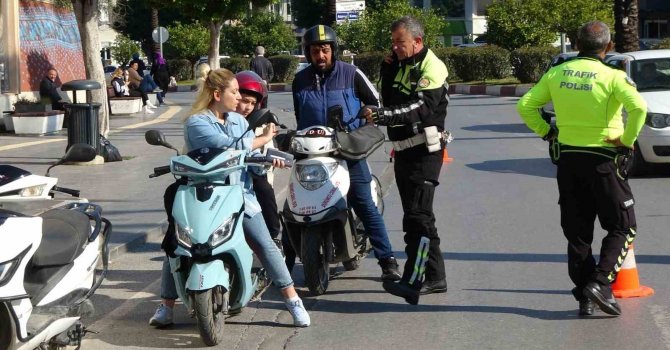 Manavgat’ta denetlenen 300 motosikletten 26’sına ceza uygulandı