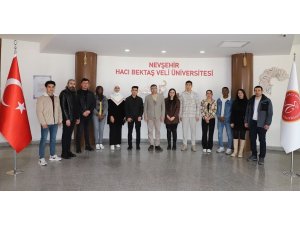 NEVÜ’lü yabancı uyruklu öğrencilerden Rektör Aktekin’e taziye ziyareti