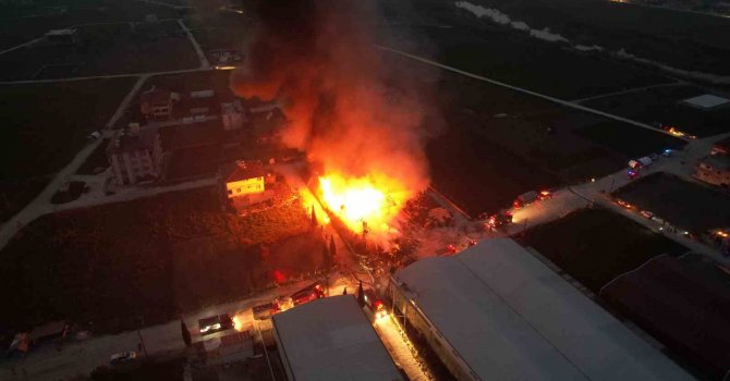 Hatay’da fabrika yangını