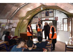 Kahramanmaraş’taki çadır kentlerde sınav öğrencileri için DYK başladı