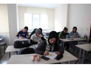 ATABEM’de depremzede öğrenciler için YKS kurslarına ek kontenjan açıldı