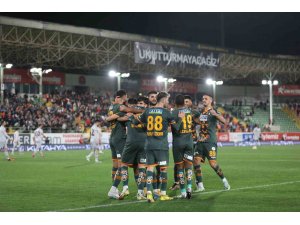 Spor Toto Süper Lig: Corendon Alanyaspor: 1 - Medipol Başakşehir: 0 (Maç sonucu)