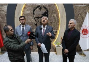 Adana Büyükşehir Belediyesi Başkanı Karalar, kendini ve kurumunu savcılığa ihbar etti