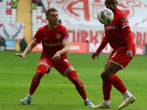 Spor Toto Süper Lig: Antalyaspor: 1 - Kayserispor: 0 (İlk yarı)