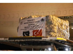 Pakistan’dan Türkiye’ye çadırlar gelmeye başladı