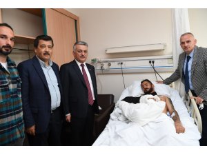 Vali Yazıcı’dan kazada yaralanan futbolcuya geçmiş olsun ziyareti