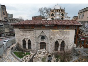 319 yıllık caminin vefalı kuşları camiyi terk etmiyor