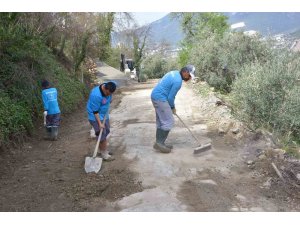 Alanya’da şarampol betonlama çalışması devam ediyor