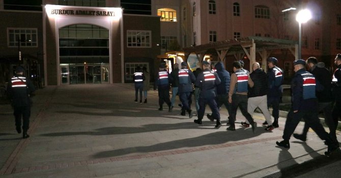 Burdur’da kökünü kurutma operasyonunda 5 şahıs tutuklandı