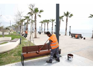 Konyaaltı Sahil Projesi’nde yaz sezonu hazırlığı başladı