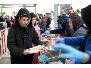 Manavgat halkı iftarlarda buluşmaya devam ediyor