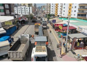 Mersin’de yol ve asfalt çalışmaları sürüyor