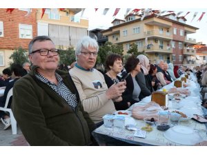 127 milletten yerleşik yabancılar Alanya’da iftar sofrasında buluştu