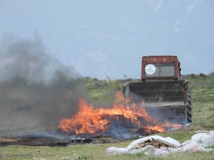 Belediye ekipleri, Kuş cennetine çöp döküp yaktı