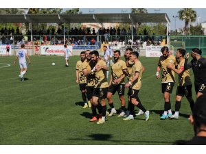 Manavgat Belediyespor Mahmutlar’ı 5-0 mağlup etti