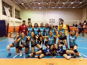 Kepez’in küçük kızlar voleybol takımı yüzleri güldürdü