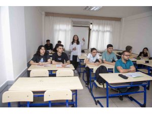 Mersin’deki kurs merkezleri depremzede öğrencilere yeniden umut oldu