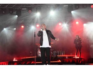 Ünlü rock grubu Gripin Kemer’de konser verdi