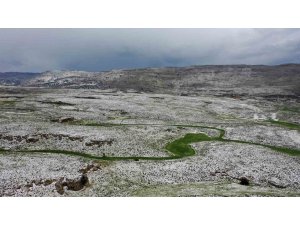 Toroslar’da Mayıs ayında kar ve dolu yağdı