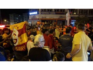 Adana’daki taraftarlar Galatasaray şampiyonluk sevincini yaşadı