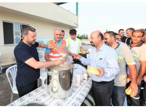 Yüreğir Belediye Başkanı Kocaispir, işçilerle bir araya geldi