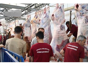 Isparta Belediyesi iki gün boyunca mezbahada 300 kurban kesimi yapacak