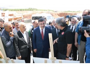 Cumhurbaşkanı Yardımcısı Yılmaz: "Afetlerin yaralarını hep birlikte sardık"