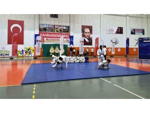 Kahramanmaraş’ta yaz spor okullarının açılışı gerçekleştirildi