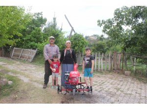 Osmaniye’de çiftçilere motorlu çapa makinesi desteği