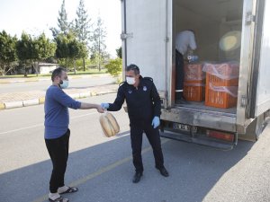 Başkan Böcek’in talimatı ile ücretsiz ekmek dağıtıldı