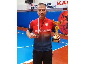 Antalyaspor’un tecrübeli pedalı Bolu’da Türkiye Şampiyonu oldu