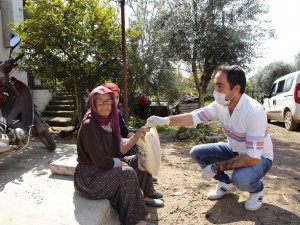 Döşemealtı Belediyesi haftasonu 5 bin ücretsiz ekmek dağıttı