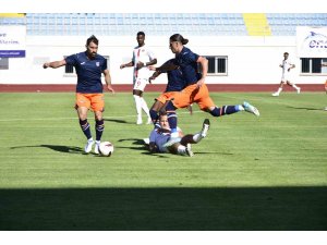 Antalyaspor hazırlık maçında Başakşehir’i 2-1’lik skorla geçti