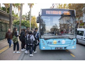 Mersin’de belediye otobüsleri öğrenciler için 1 liradan devam ediyor