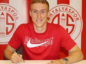 Antalyaspor, Adam Buksa’yı transfer etti