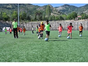 Isparta Belediyesi  Spor Kompleksinde yetenekli sporcular yetiştiriliyor