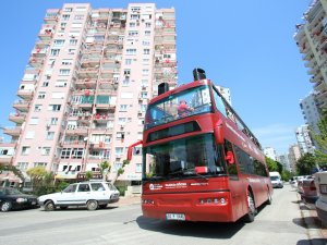 23 Nisan coşkusu balkonlara sığmadı