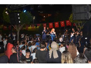 Mersin’de ’Yaz Dostum Konserleri’ sürüyor