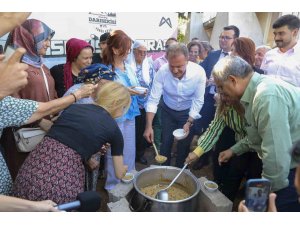 Başkan Seçer, Darısekisi’nde aşure etkinliğine katıldı