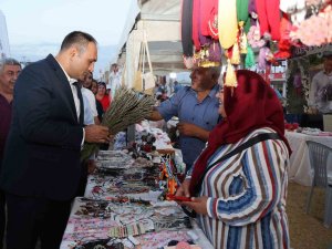 Toroslar ve Çamlıyayla belediyeleri, kültürel miras iğne oyasına sahip çıkıyor