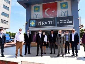 Başkan Uysal’dan İYİ Parti’ye ziyaret