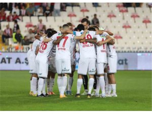 Antalyaspor attığı 2 golle, 2 puan aldı