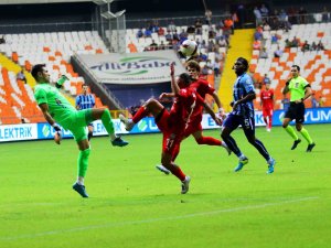 Trendyol Süper Lig: Y. Adana Demirspor:2 - Pendikspor: 0 (İlk yarı)