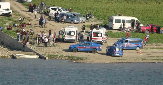 Hatay’da baraj gölünde 2 çocuk kayboldu