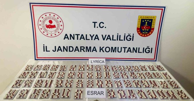 Antalya’da bin 85 adet uyuşturucu hap ele geçirildi