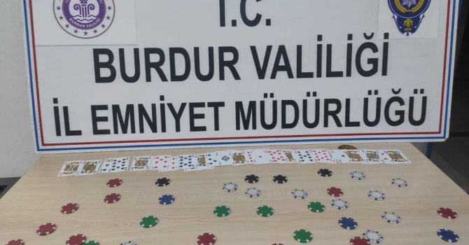 Burdur’da kumar oynayan 4 kişiye 16 bin 220 TL para cezası