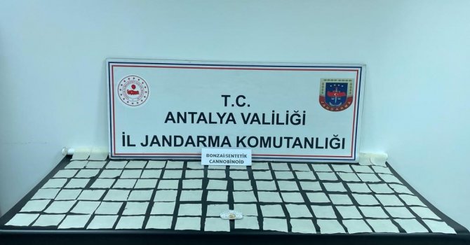 Antalya’da jandarma tarafından 100 bin kullanımlık uyuşturucu hap ele geçirildi