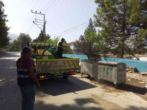 Hatay Büyükşehir Belediyesi, haşerelerle gece gündüz mücadele ediyor